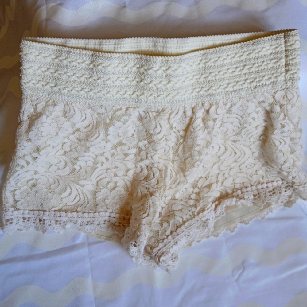 Ambiance Apparel Lace shorts Sz M